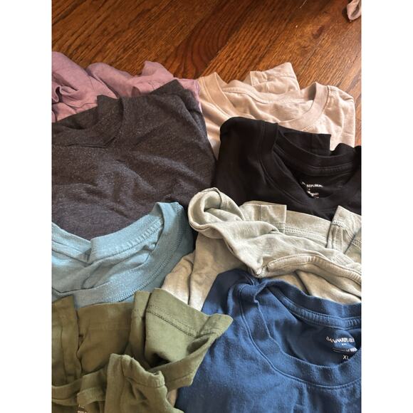 Banana Republic Men's Black Premium Wash & White Soft Wash Tees XL Set Of 8 - Picture 3 of 3